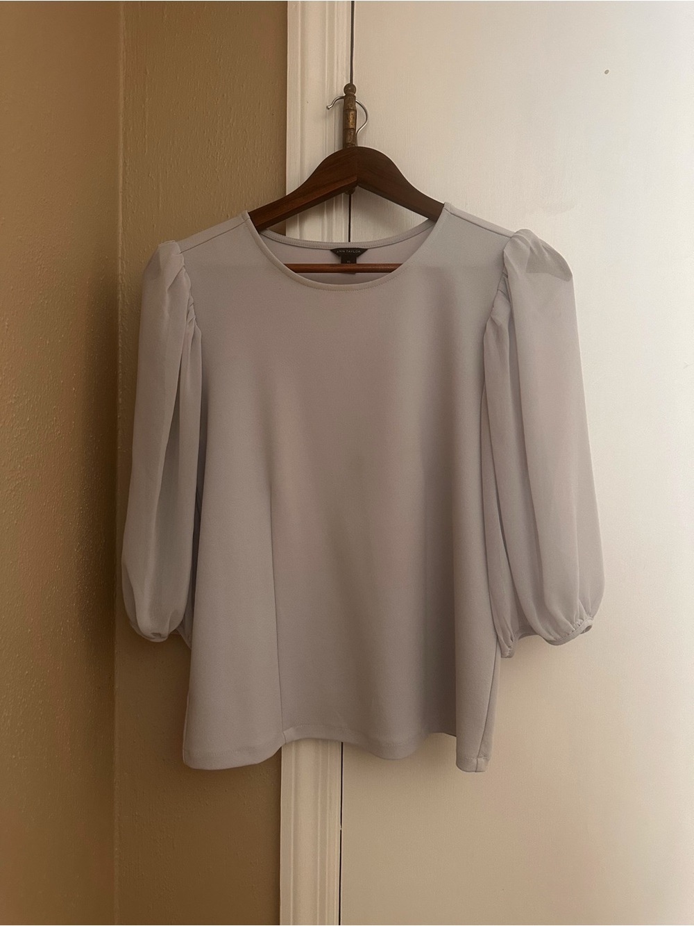 Ann Taylor Light Gray Puff-Sleeve Blouse